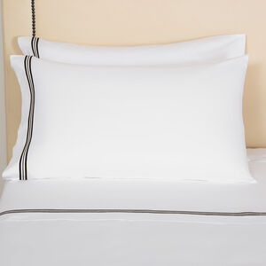 slide 1 Triplo Bourdon Pillowcase
