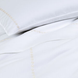 slide 5 Houndstooth Embroidery Sheet Set