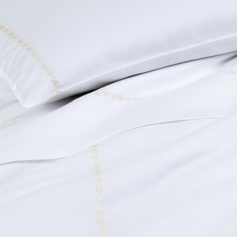 slide 5 Houndstooth Embroidery Sheet Set