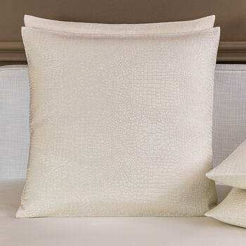 Luxury Cocco Decorative Cushion Cover